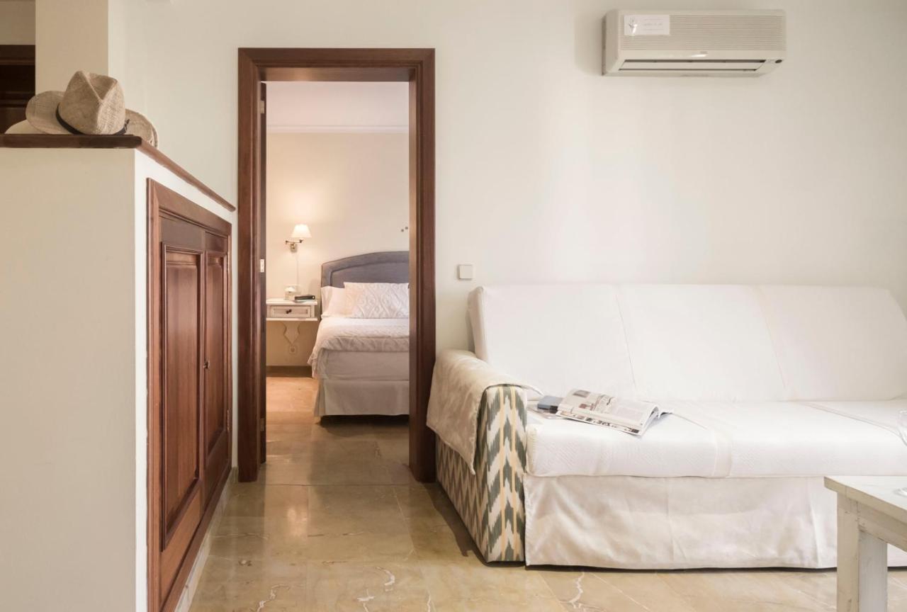 Apartments Galeon Suites Port de Pollenca Exterior photo