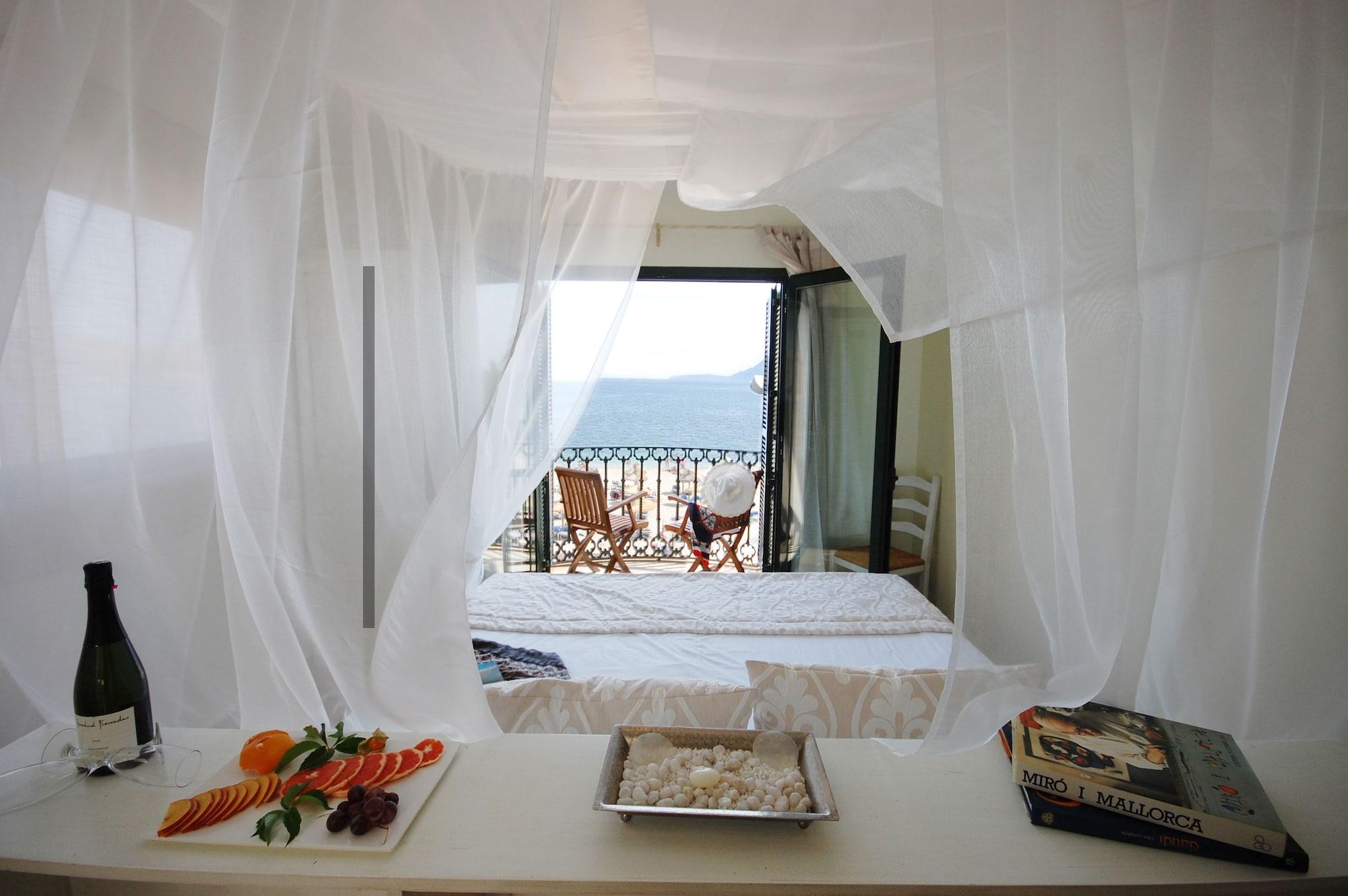 Apartments Galeon Suites Port de Pollenca Exterior photo