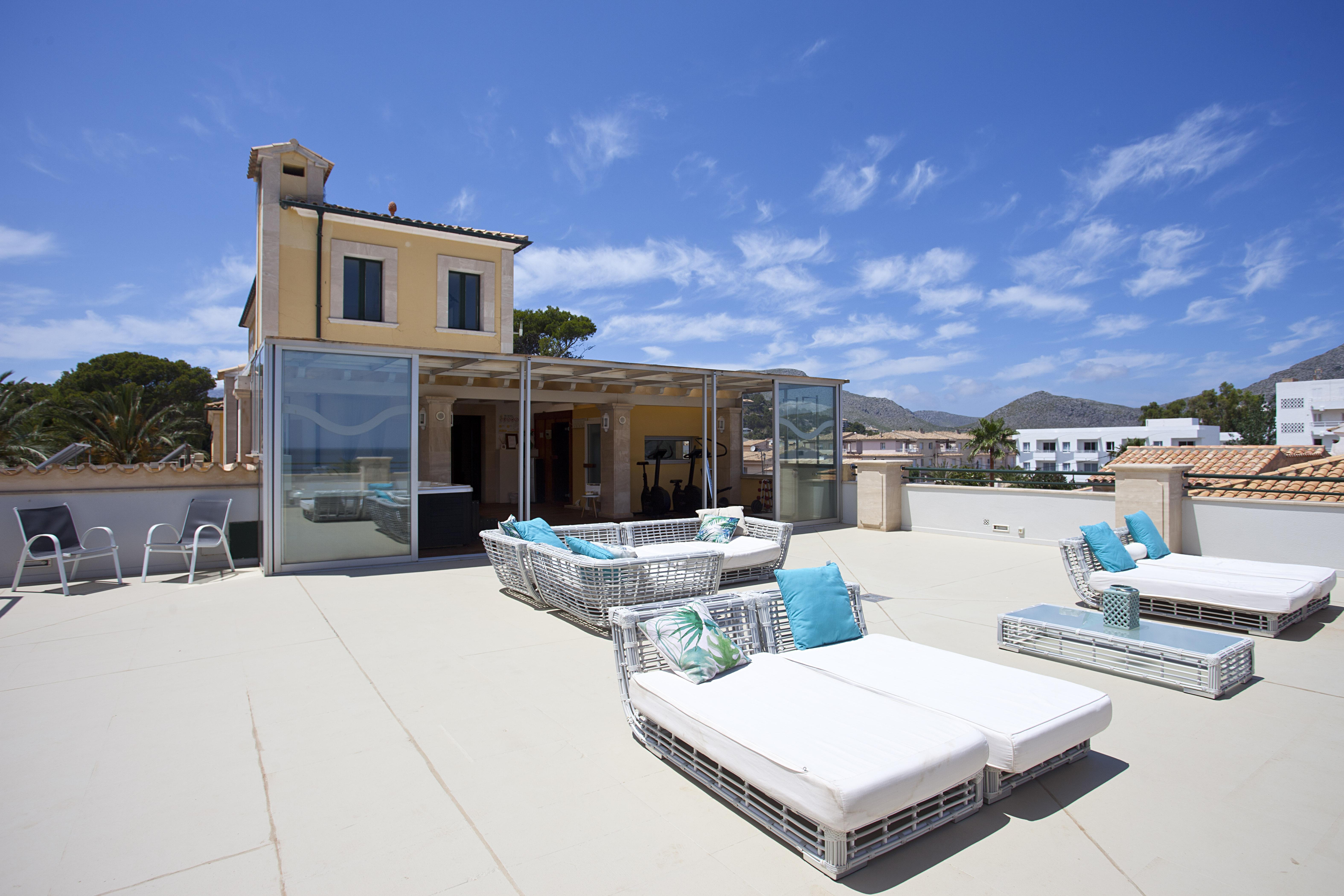 Apartments Galeon Suites Port de Pollenca Exterior photo