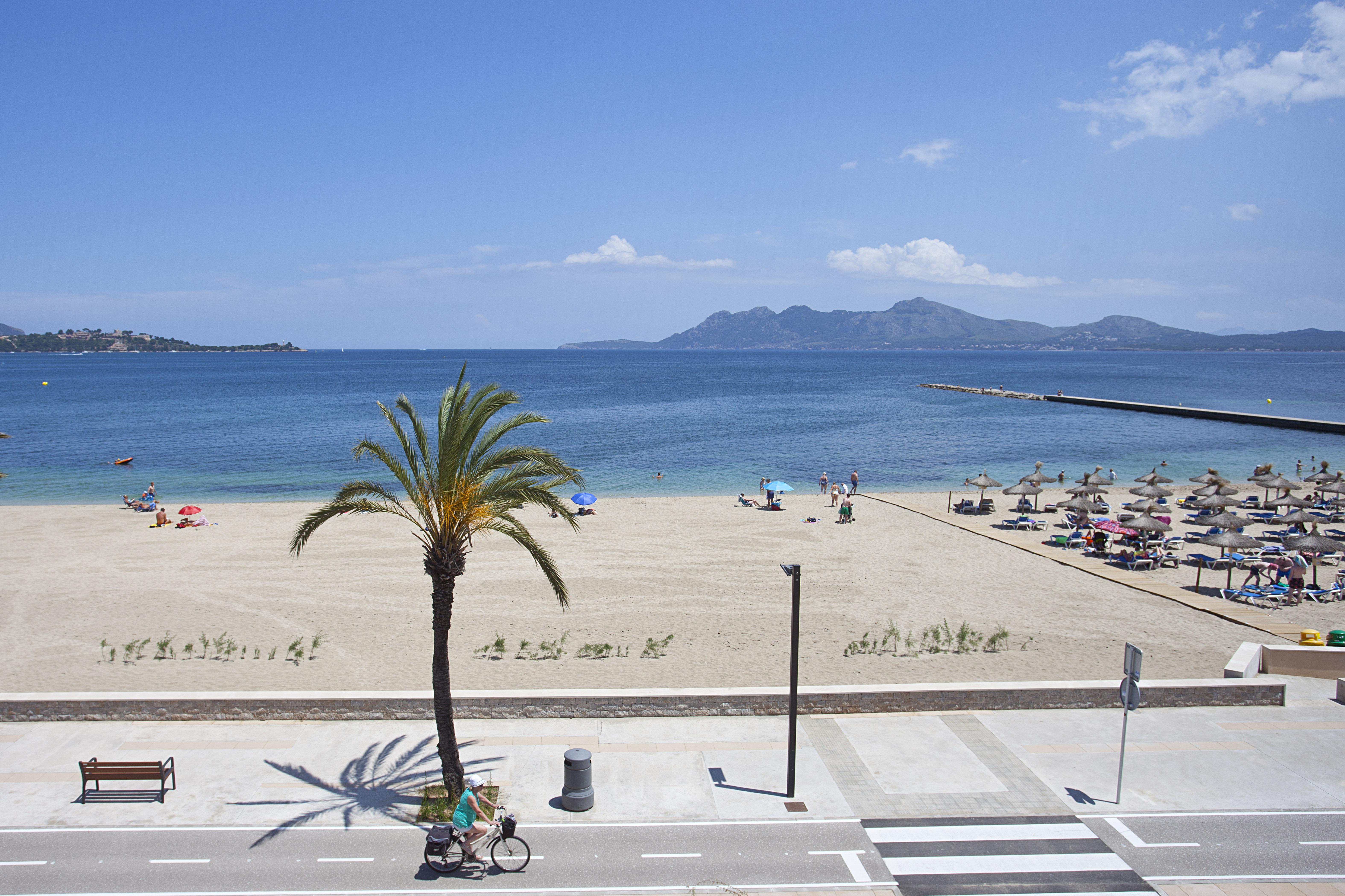 Apartments Galeon Suites Port de Pollenca Exterior photo