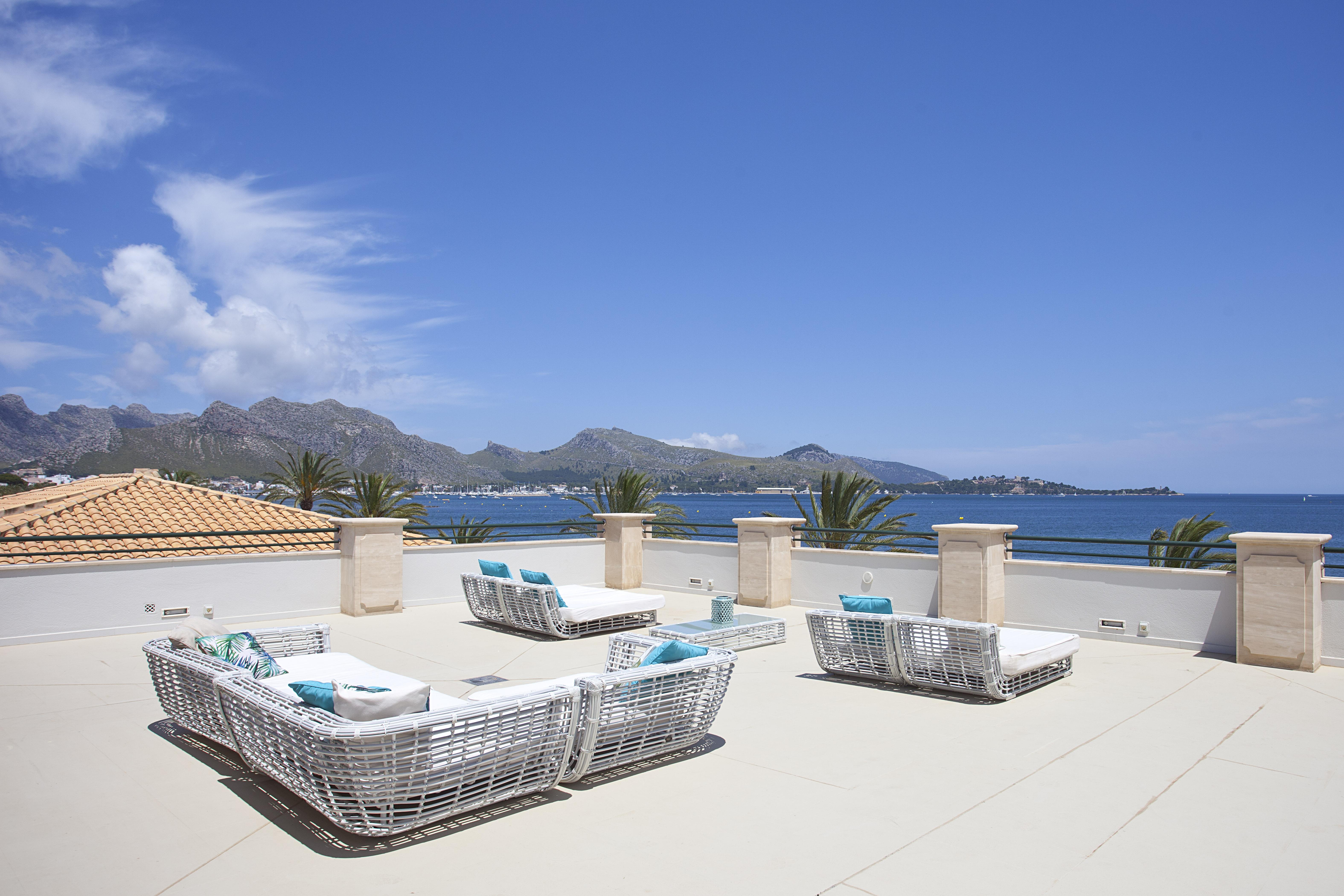 Apartments Galeon Suites Port de Pollenca Exterior photo