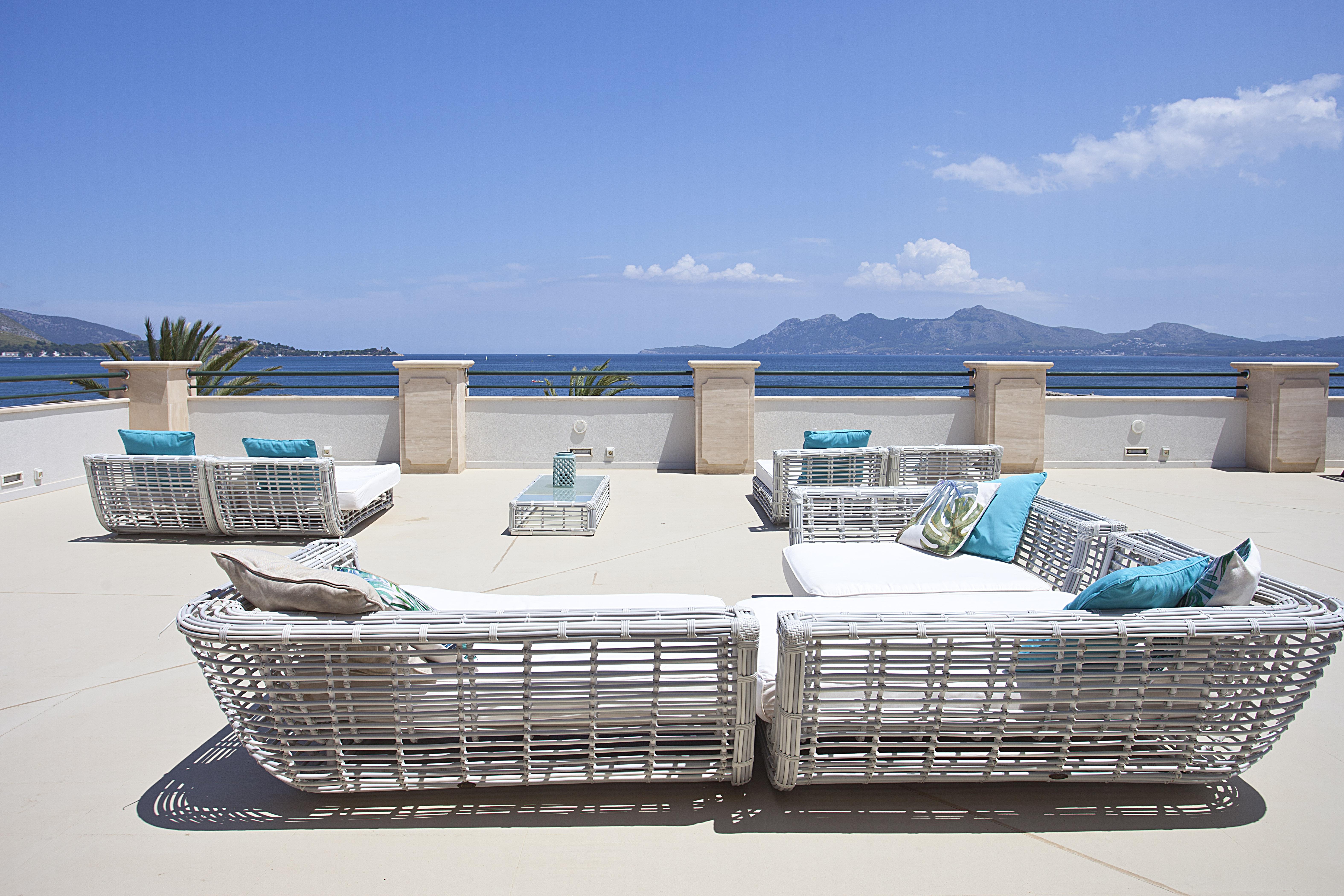 Apartments Galeon Suites Port de Pollenca Exterior photo