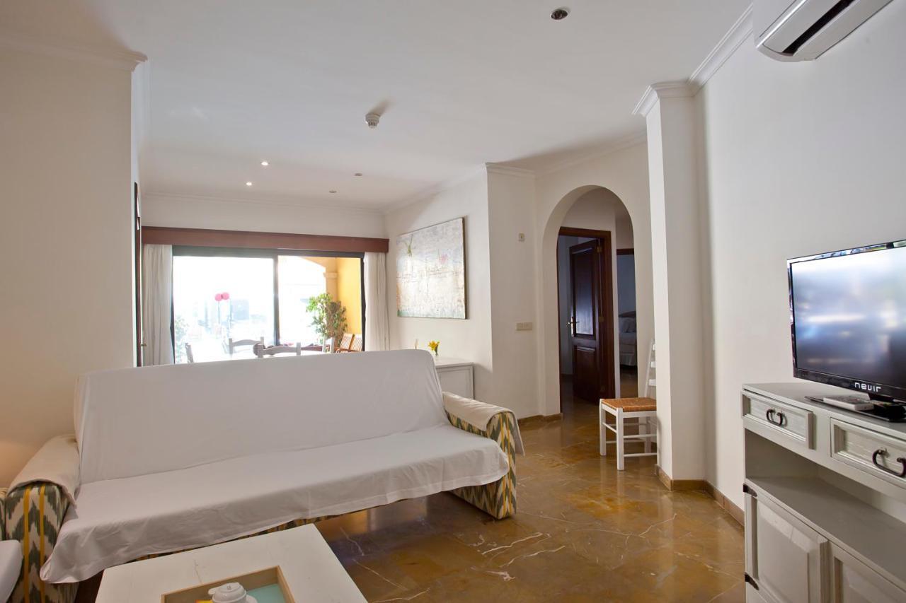 Apartments Galeon Suites Port de Pollenca Exterior photo